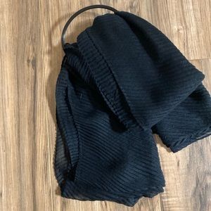 West Loop Classic pleated scarf